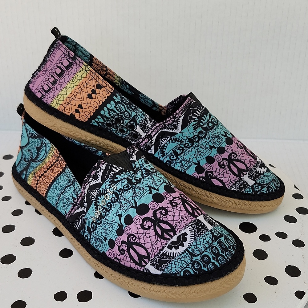 NWOT SAKROOTS LIGHTWEIGHT PATTERNED FLATS - Picture 11 of 11